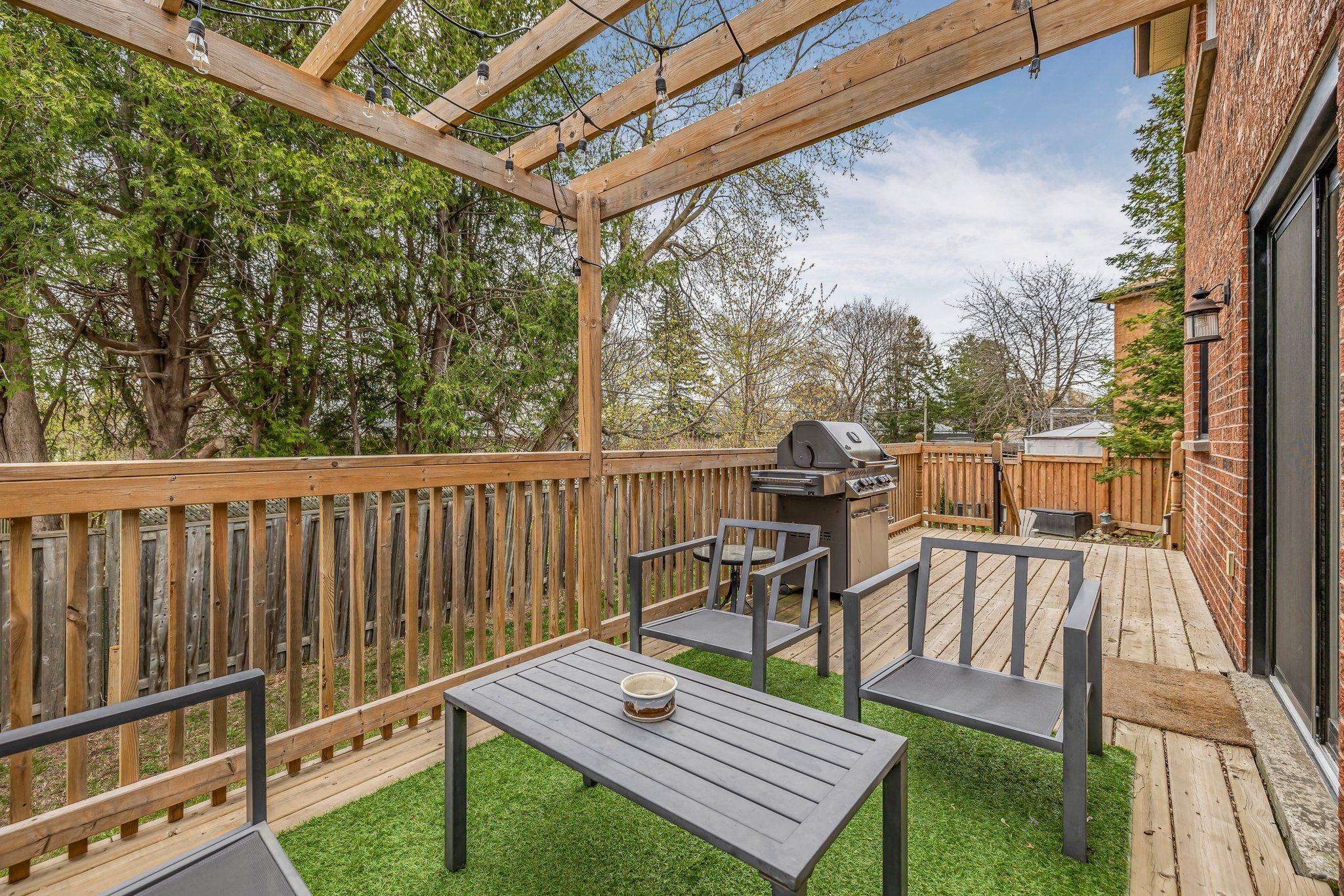 Newmarket, ON L3Y 8C4,103 Adam PL