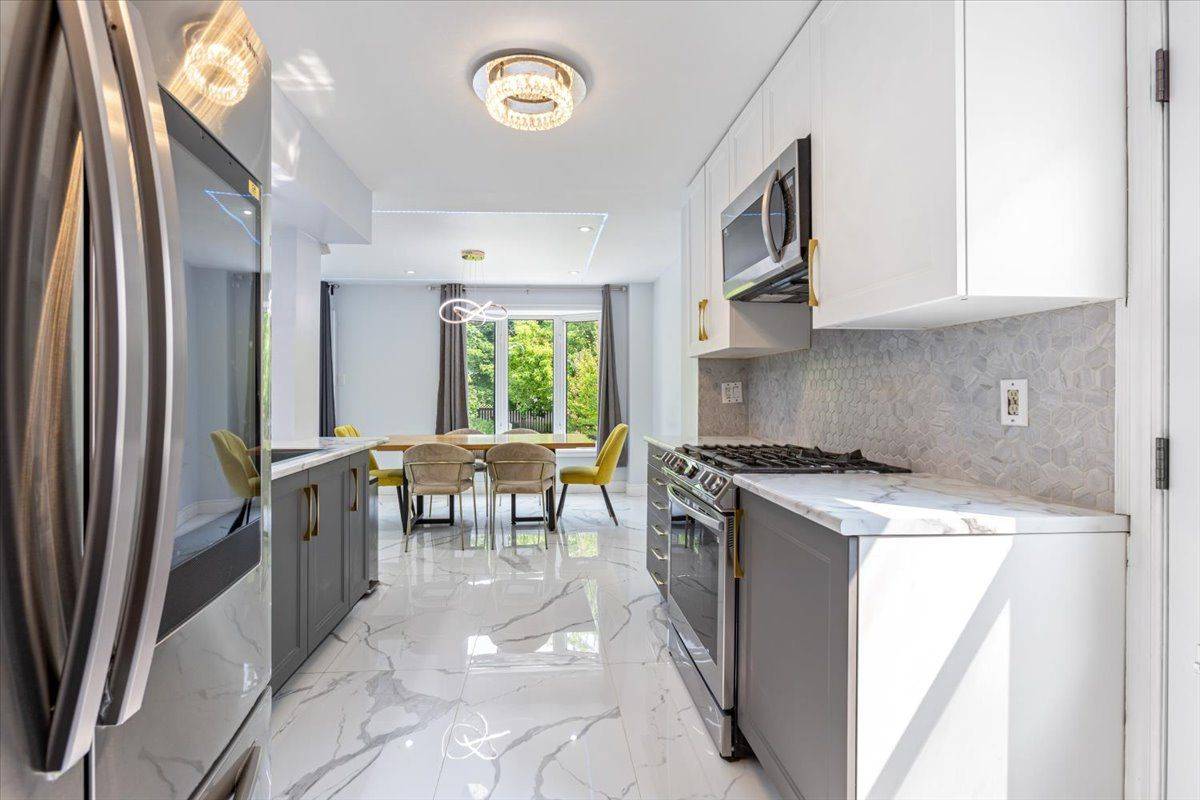 Markham, ON L3T 4M9,144 Snowshoe CRES