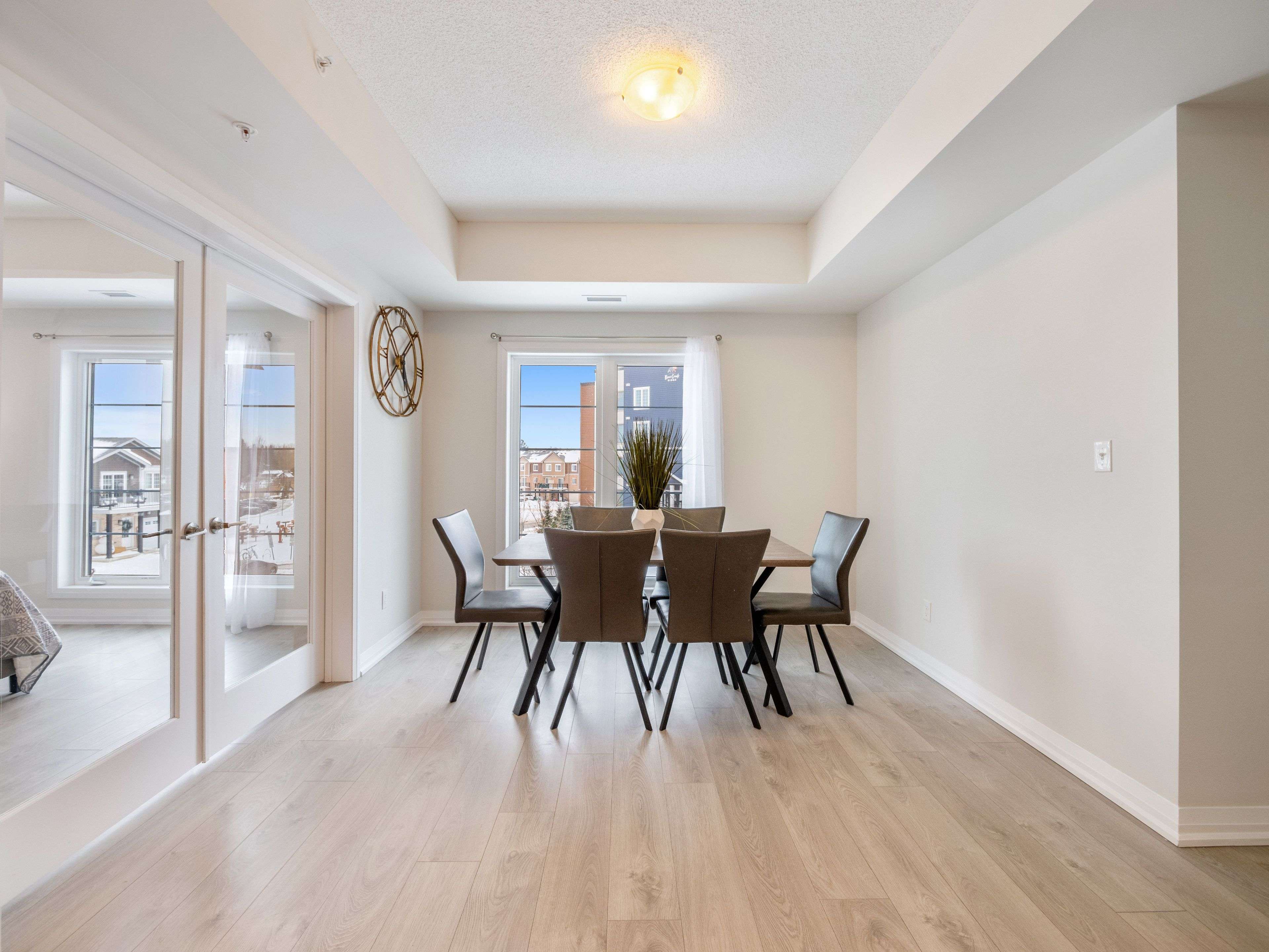 Barrie, ON L9J 0J7,20 Koda ST #211