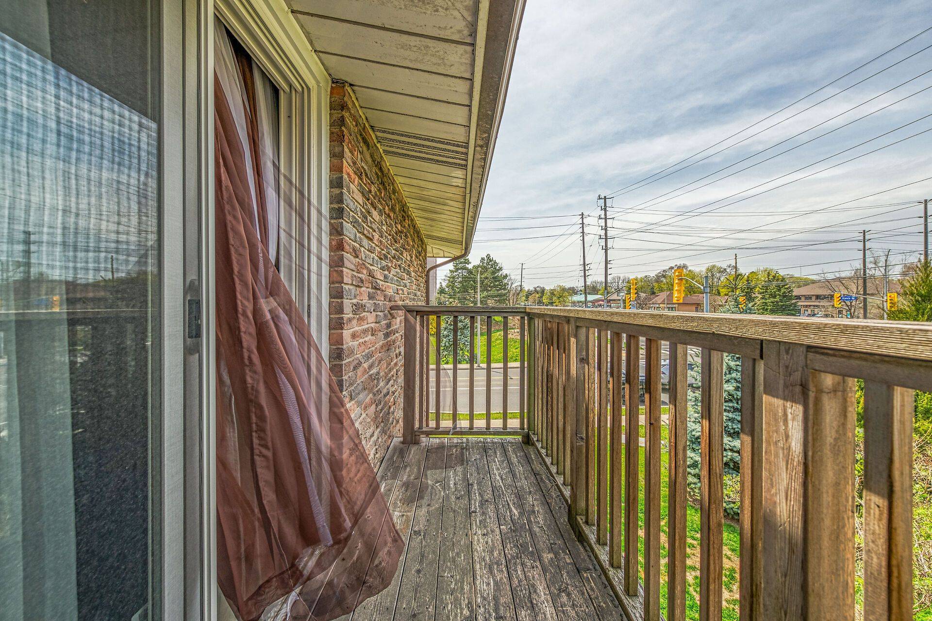 Burlington, ON L7T 3Z1,977 Francis RD #2