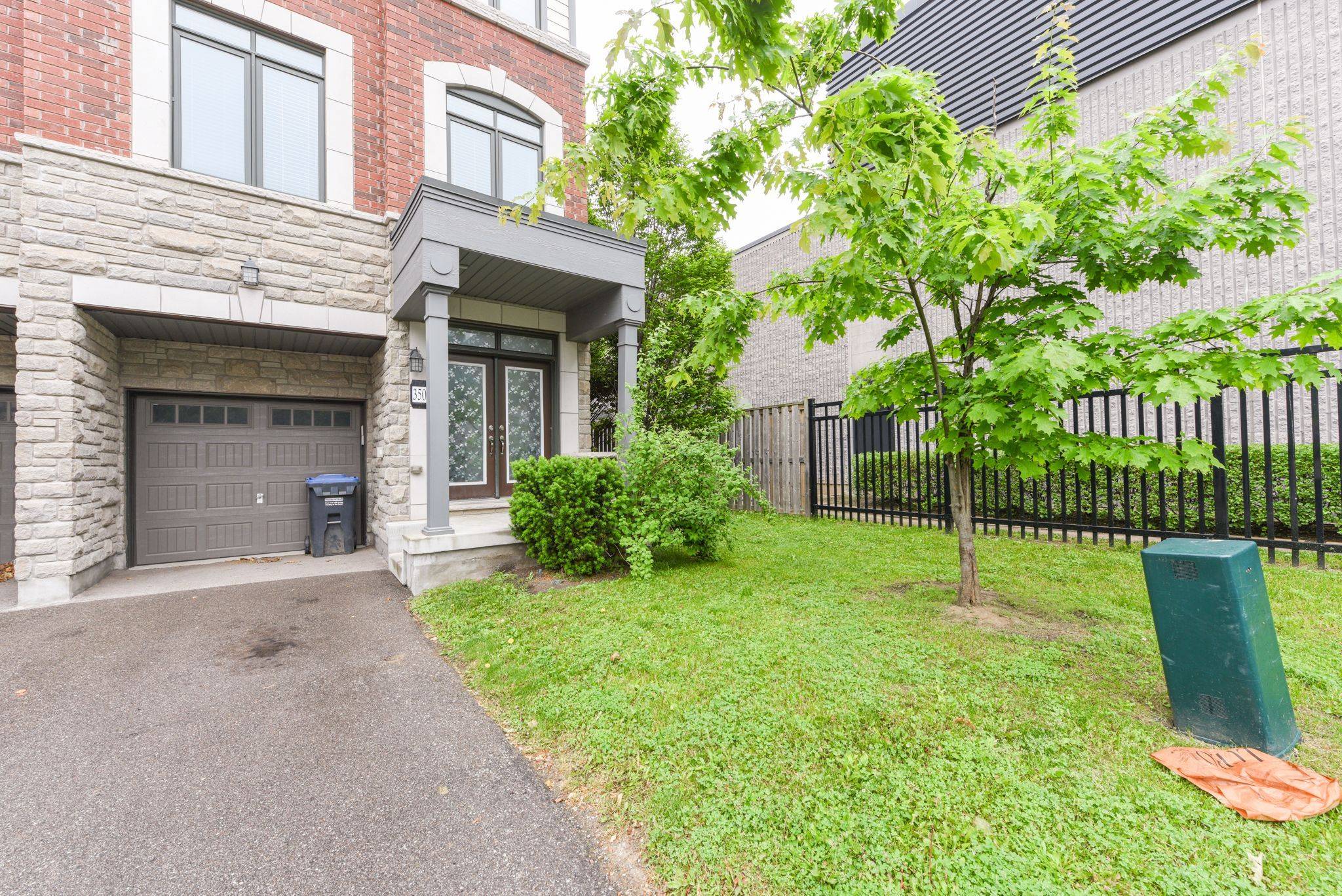 Mississauga, ON L5A 3N7,350 Ladycroft TER #1