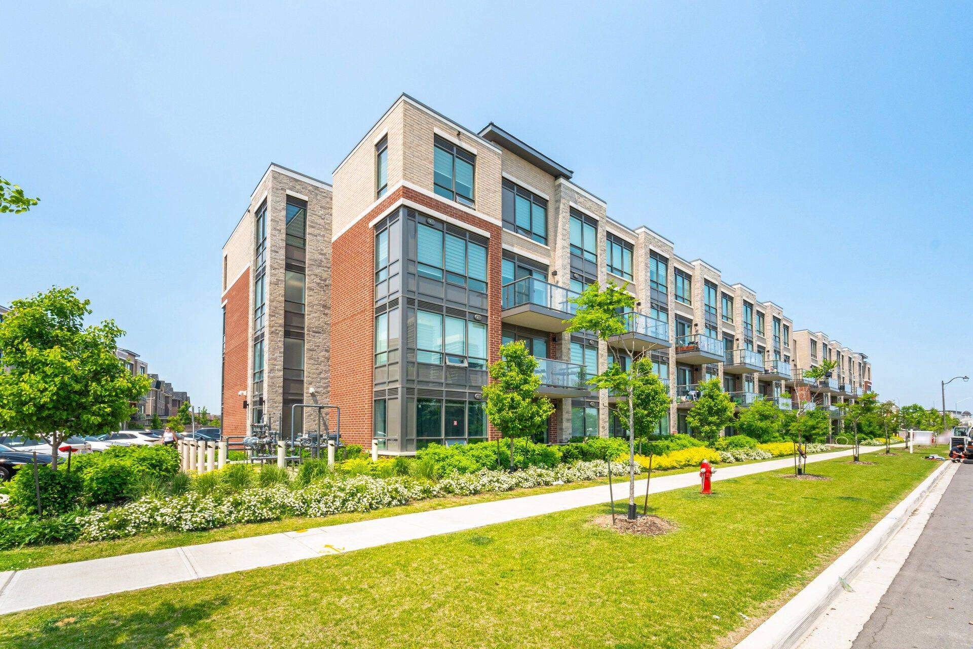 95 Attmar DR #113, Brampton, ON L6P 0Y6