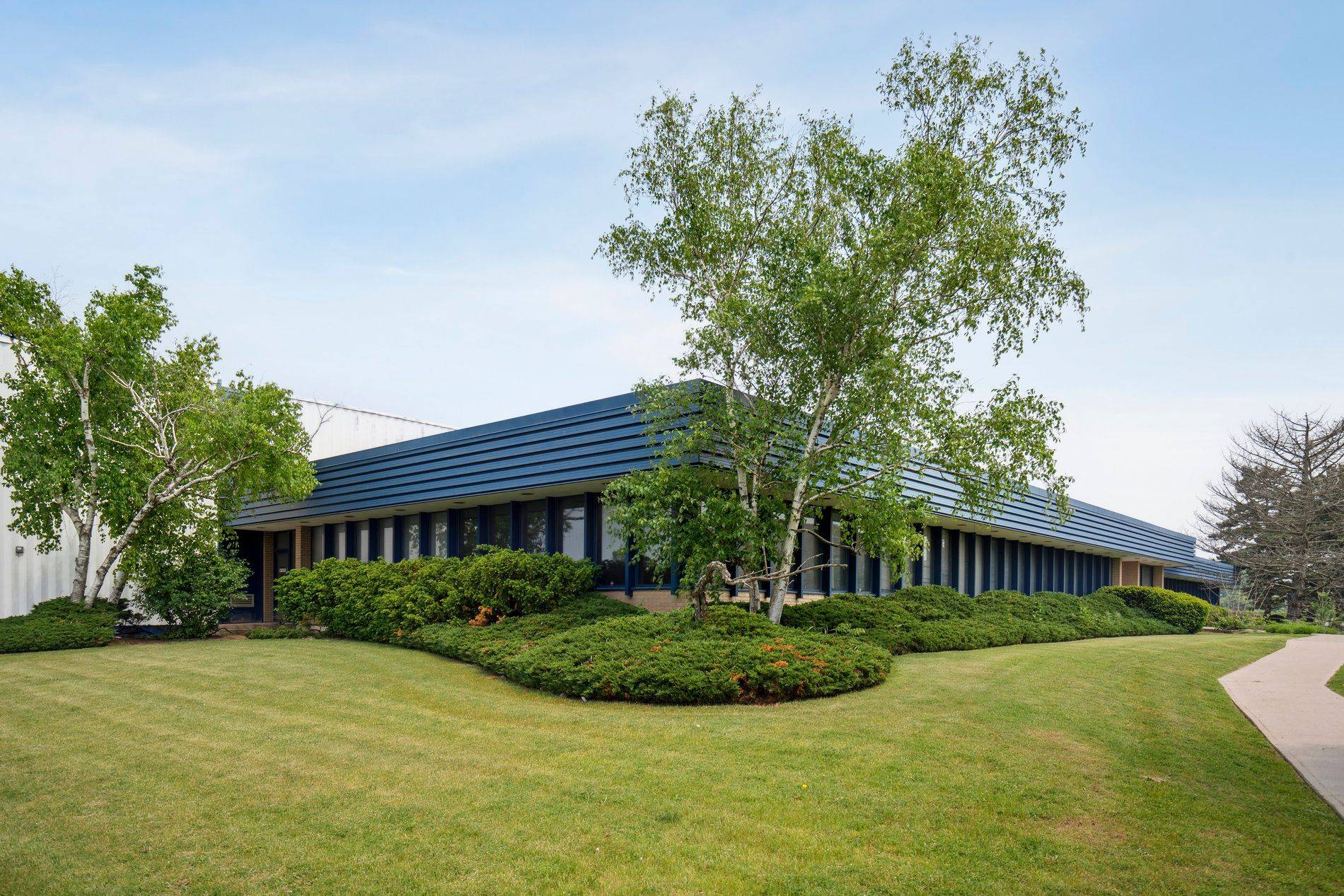 4445 Fairview ST, Burlington, ON L7L 2A4