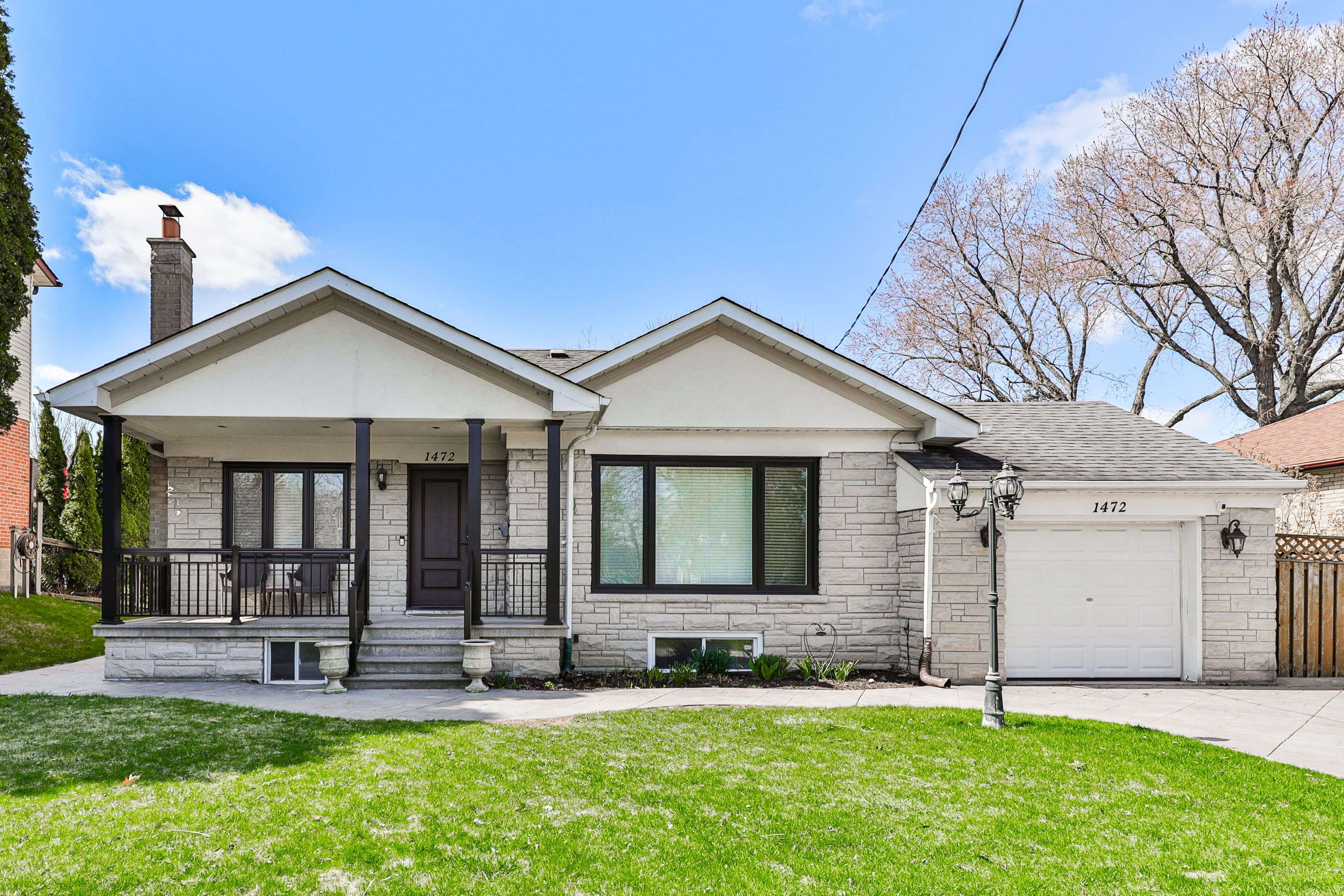 1472 Myron DR, Mississauga, ON L5E 2N6