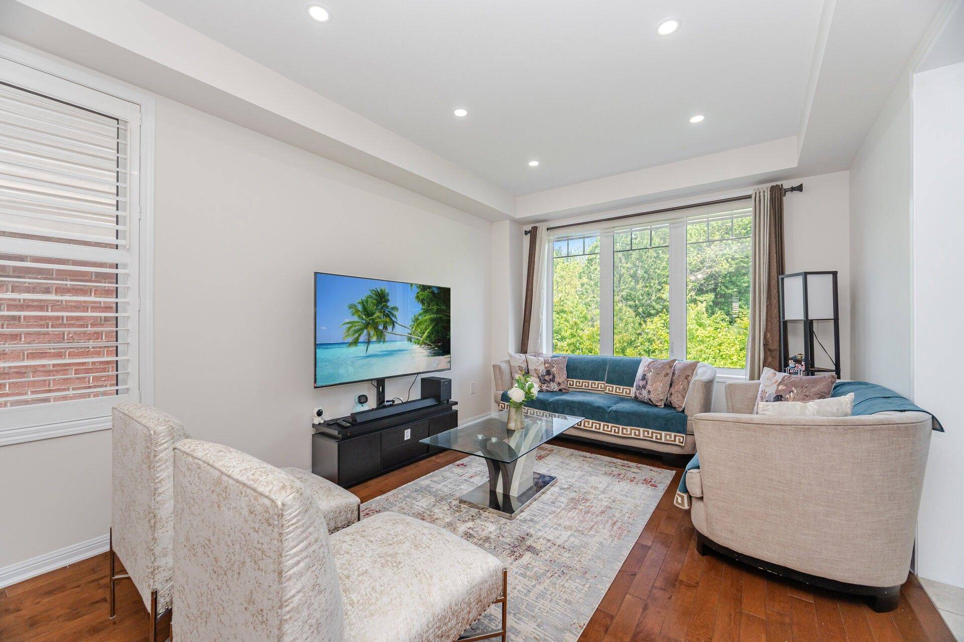 Brampton, ON L7A 0W2,72 Aylesbury DR