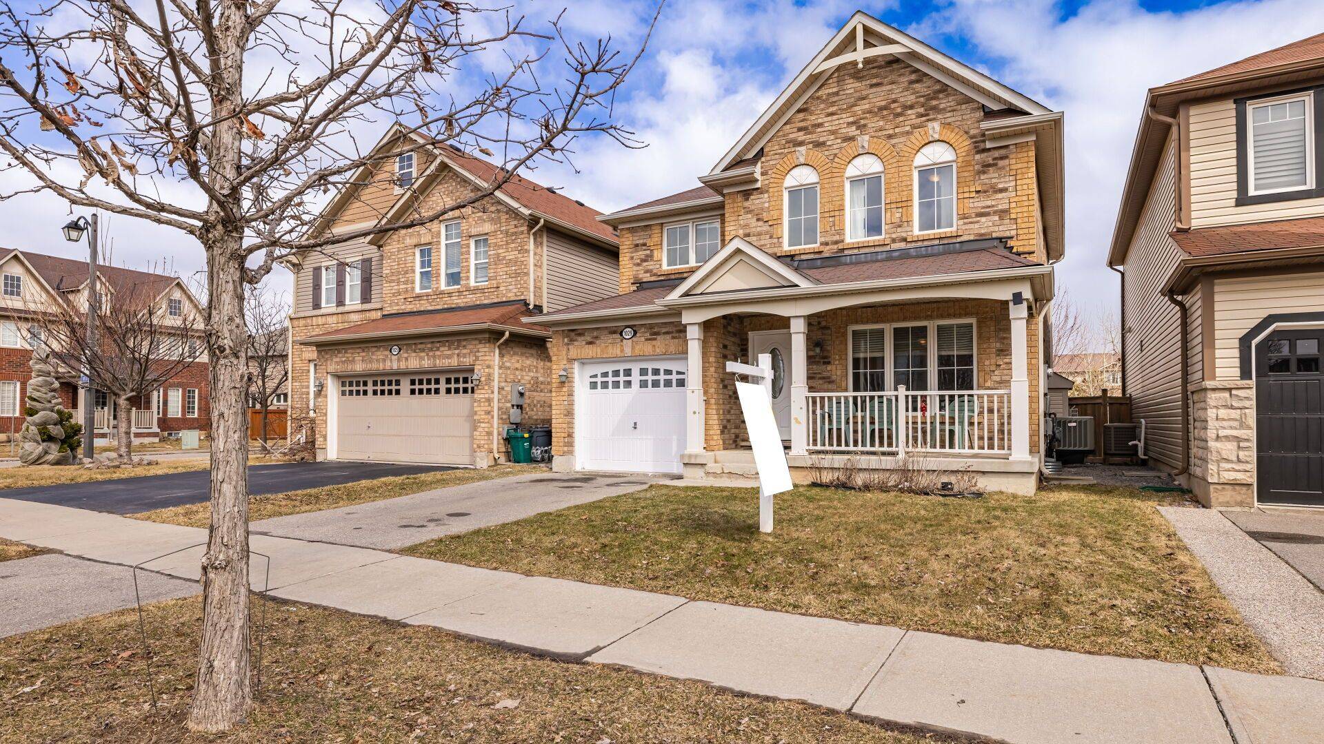 1029 Farmstead DR, Milton, ON L9T 8G4