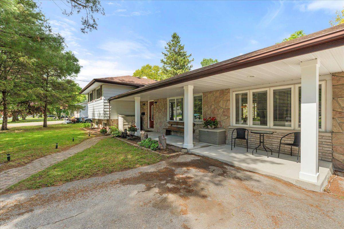 Quinte West, ON K8R 1C7,234 Catalina DR