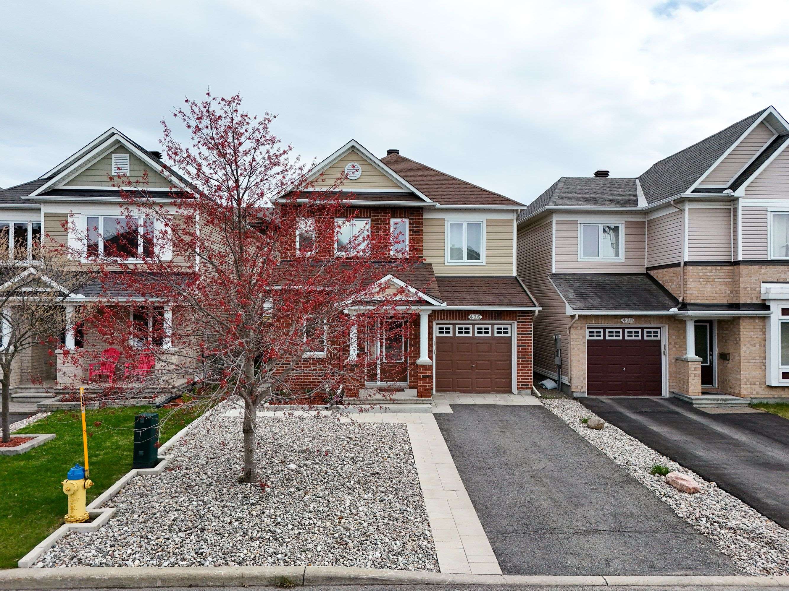 426 Pillett ST, Barrhaven, ON K2J 5S3