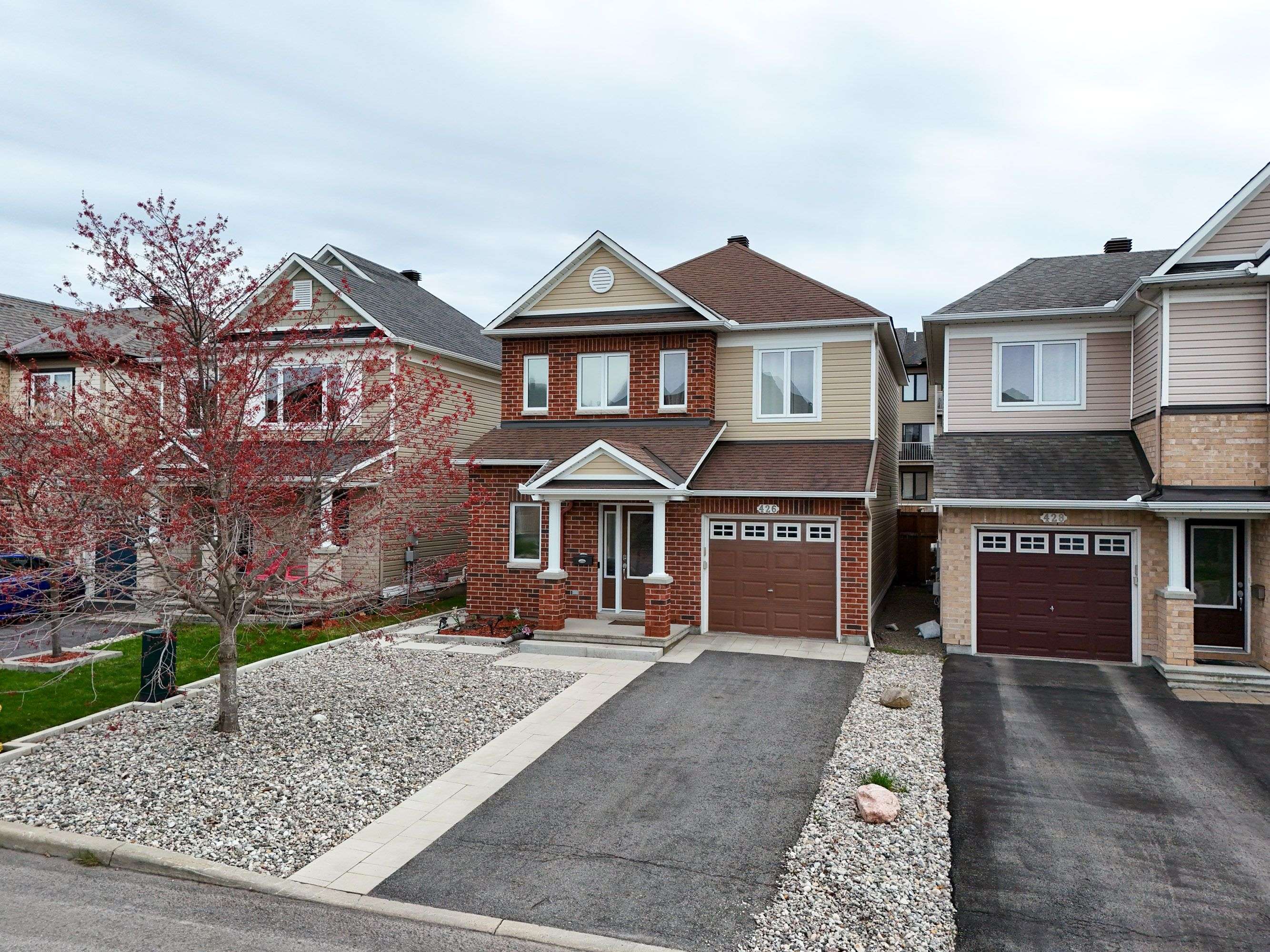 Barrhaven, ON K2J 5S3,426 Pillett ST