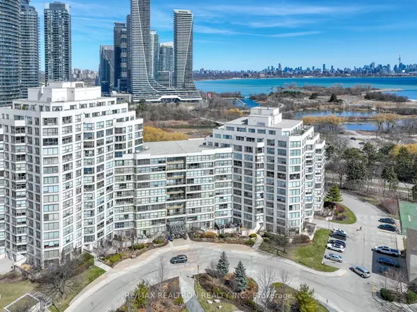 Toronto W06, ON M8V 3X1,2261 Lake Shore BLVD W #220