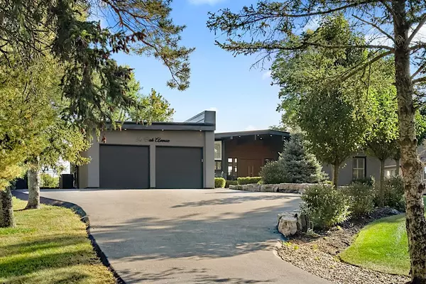 Hamilton, ON L9H 4Y9,56 Oak AVE