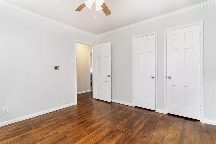 910 Reverchon Drive, Dallas, TX 75211