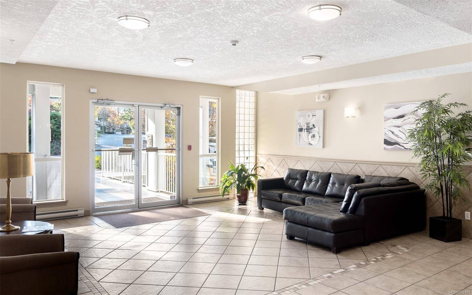Saanich, BC V8Z 4E3,3915 Carey Rd #201