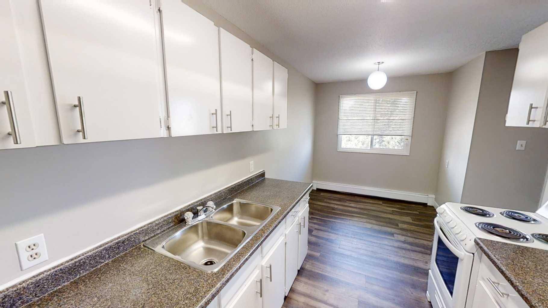 Grande Prairie, AB T8V1M1,10105 107 AVE #106