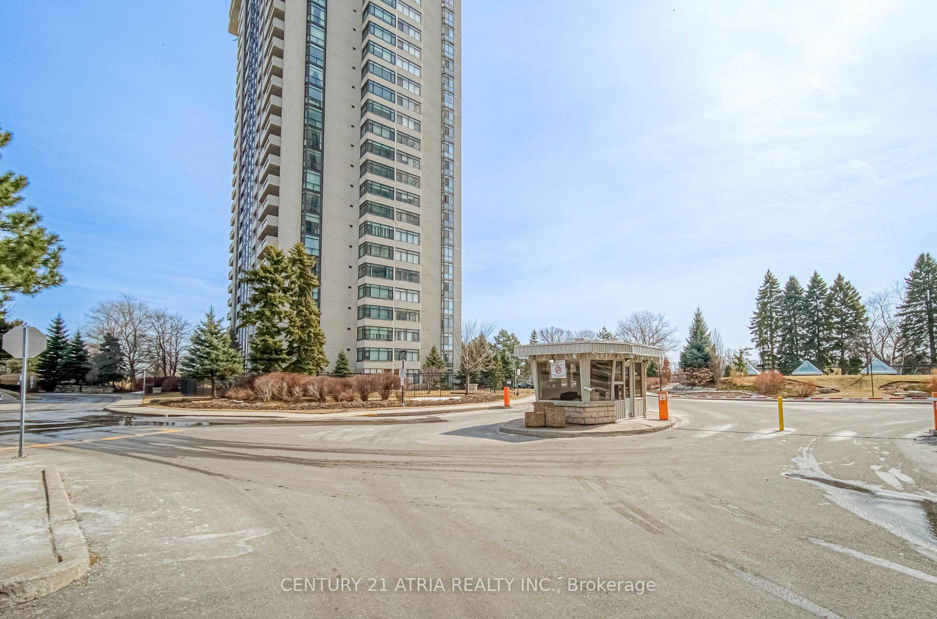 Toronto C15, ON M2J 4X9,1555 Finch AVE E #2705