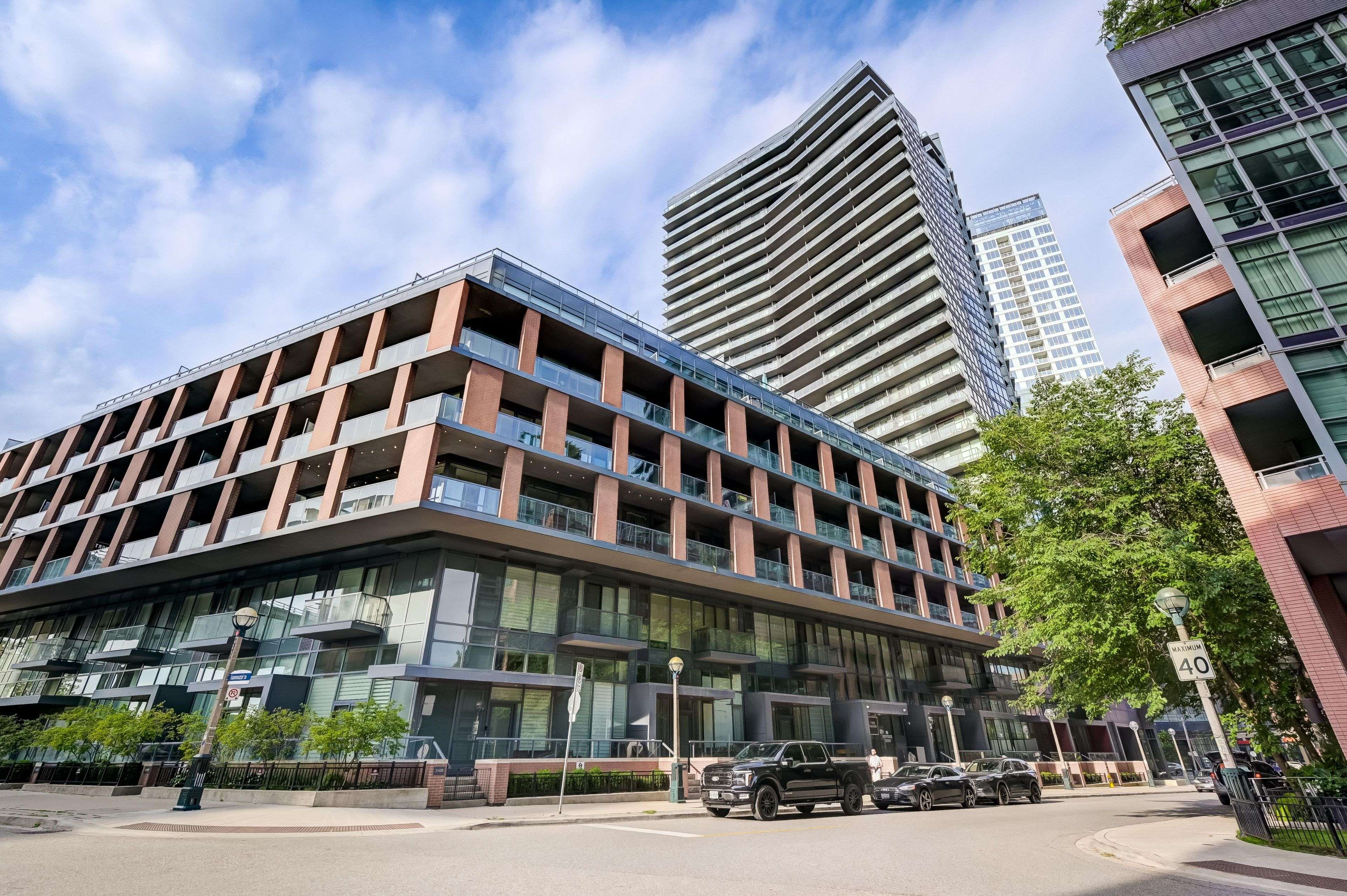 20 Bruyeres Mews #1703, Toronto C01, ON M5V 0G8