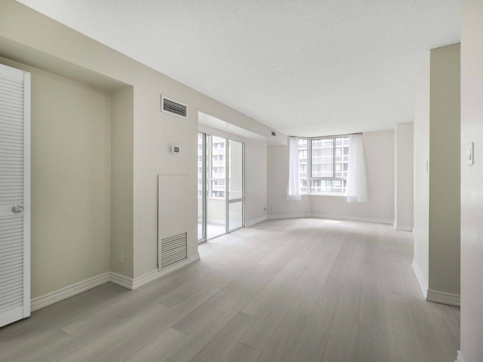 44 Gerrard ST W #1006, Toronto C01, ON M5G 2K2