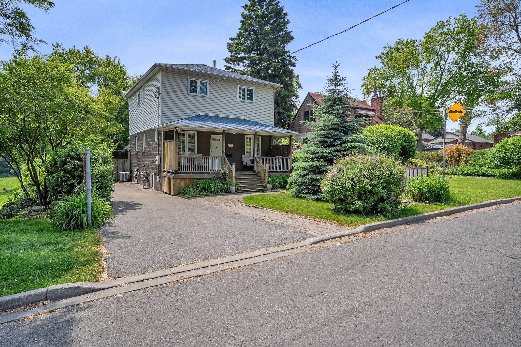 Toronto E03, ON M4B 1B3,5 Donora DR