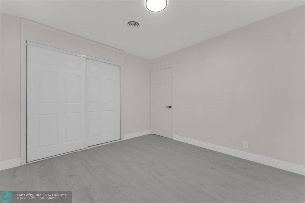Sunrise, FL 33313,5970 NW 15th St
