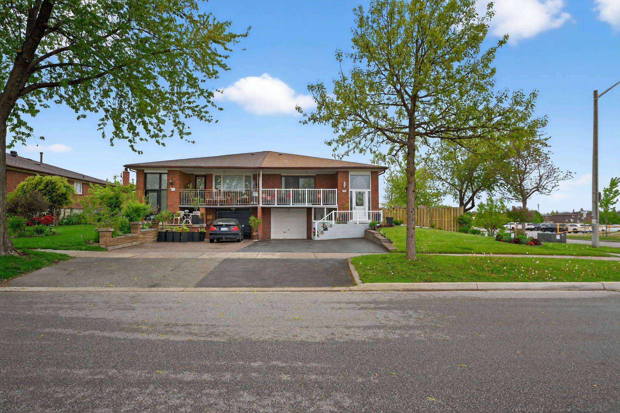 Vaughan, ON L4L 1E9,100 Andrew PARK