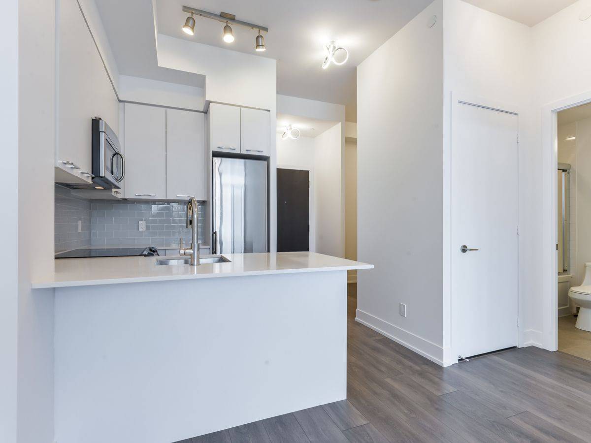 Richmond Hill, ON L4C 0Z5,9471 Yonge ST #312