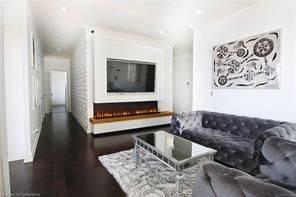 Richmond Hill, ON L4C 0T6,330 Red Maple RD #PH8