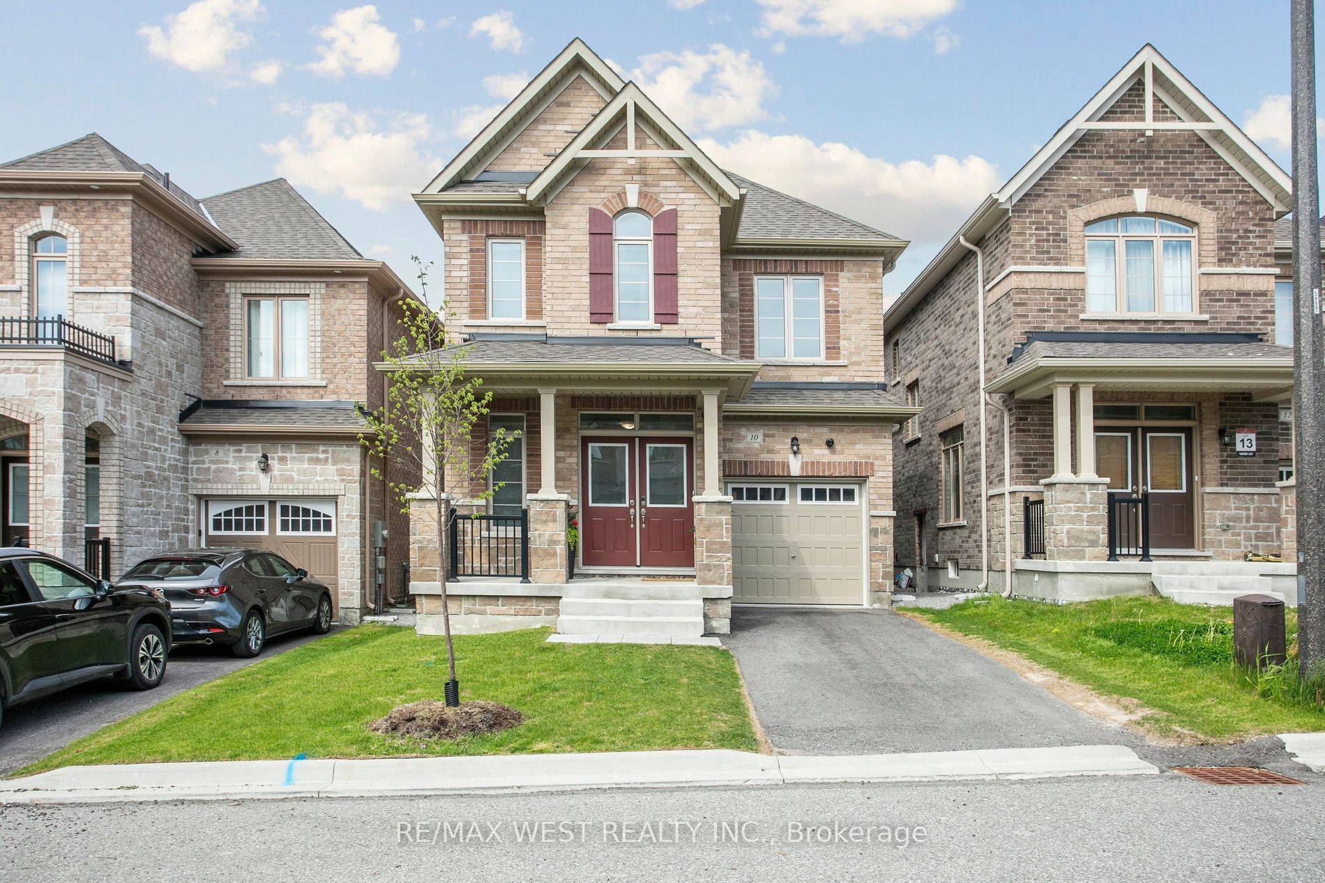 10 Viola ST, East Gwillimbury, ON L9N 0T6