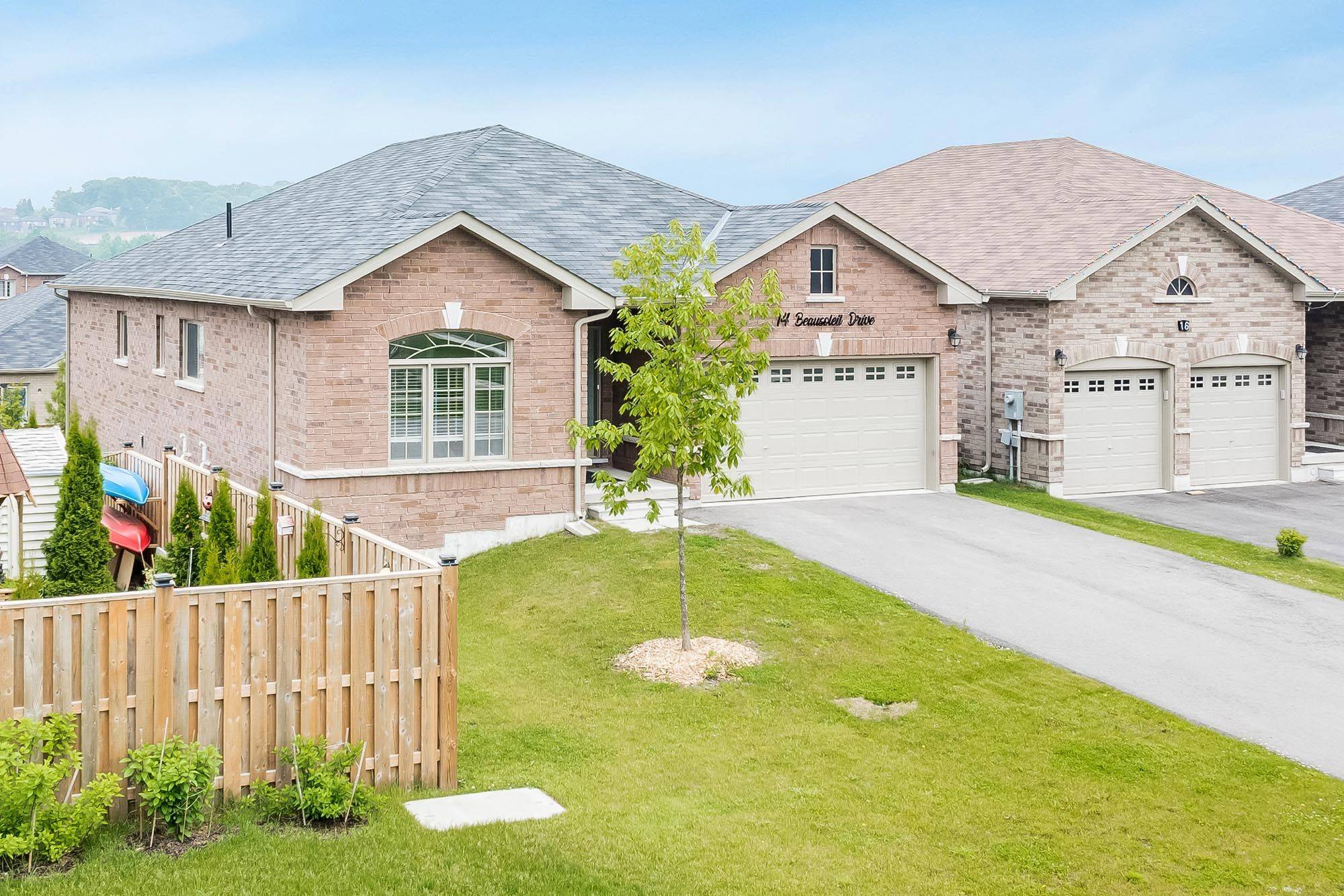 14 Beausoleil DR, Penetanguishene, ON L9M 0V8