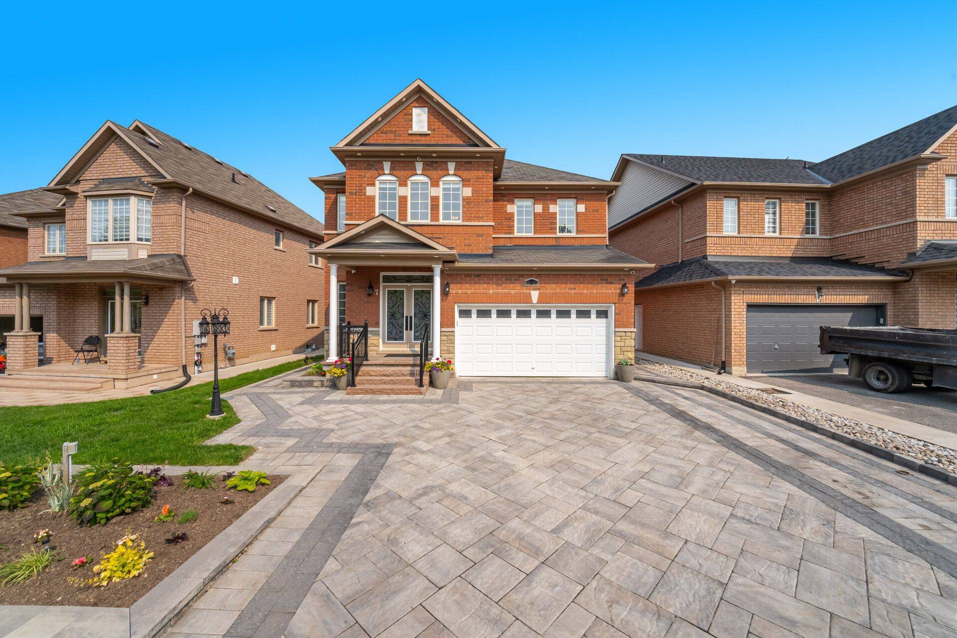 7 Klondike TRL, Brampton, ON L6R 3K6