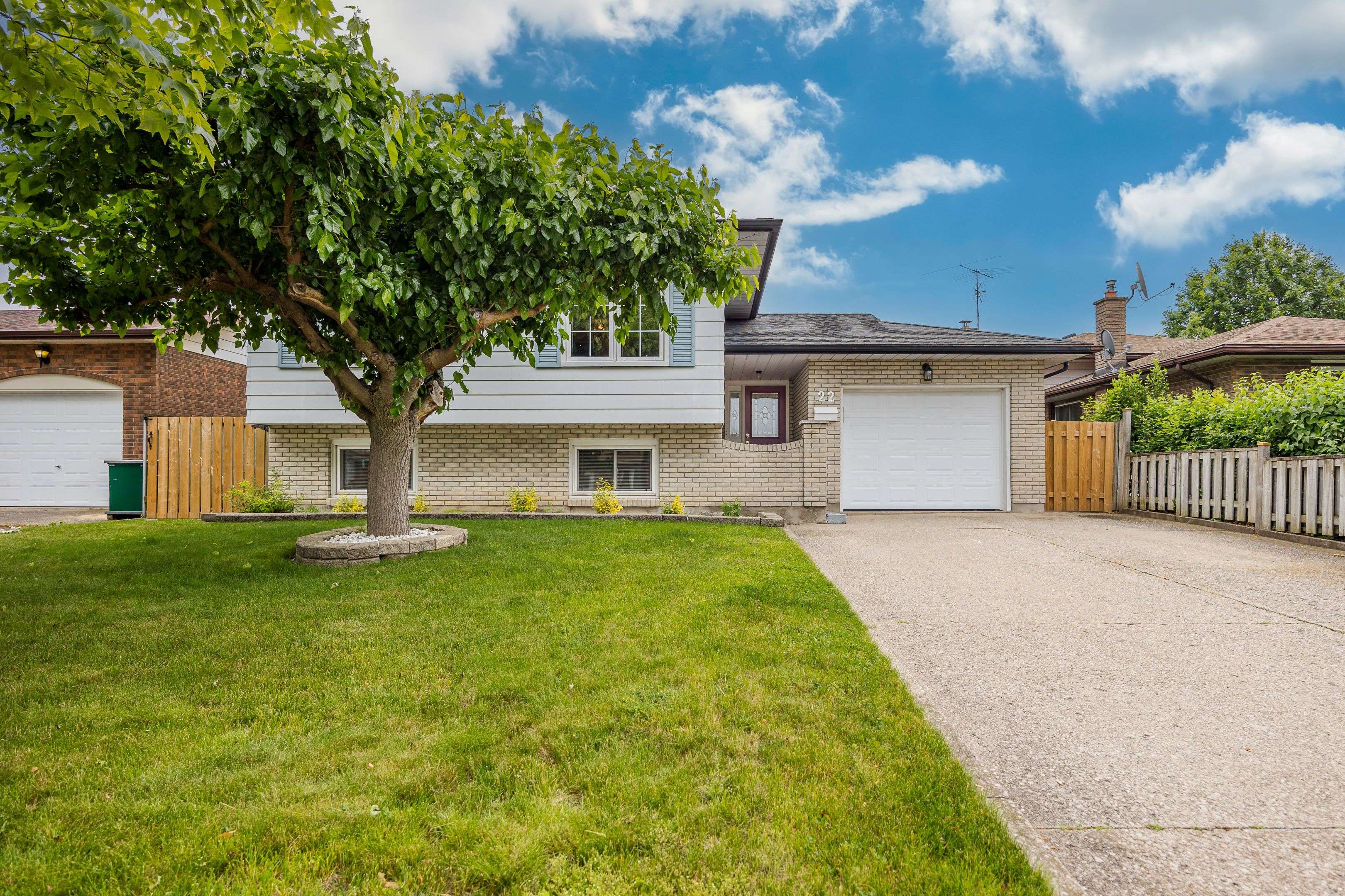 St. Catharines, ON L2M 7G5,22 Shade Tree CRES