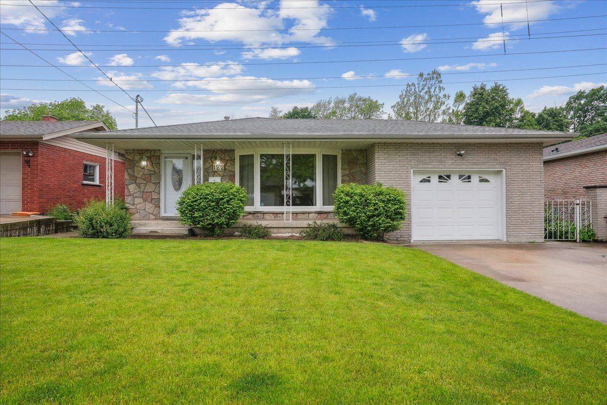 122 Glen Castle DR, Hamilton, ON L8K 5Z5