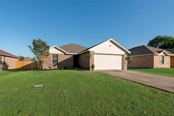 1806 Northridge Drive,  Terrell,  TX 75160