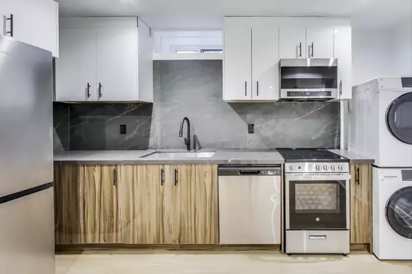 Toronto W01, ON M6K 1A9,18 Springhurst AVE #3