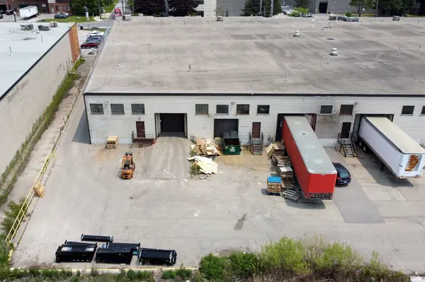 Toronto W05, ON M3J 2J5,850 Flint RD