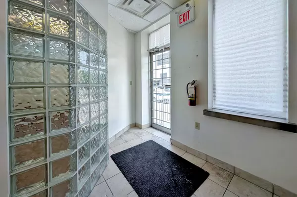 Toronto W05, ON M3J 2J5,850 Flint RD