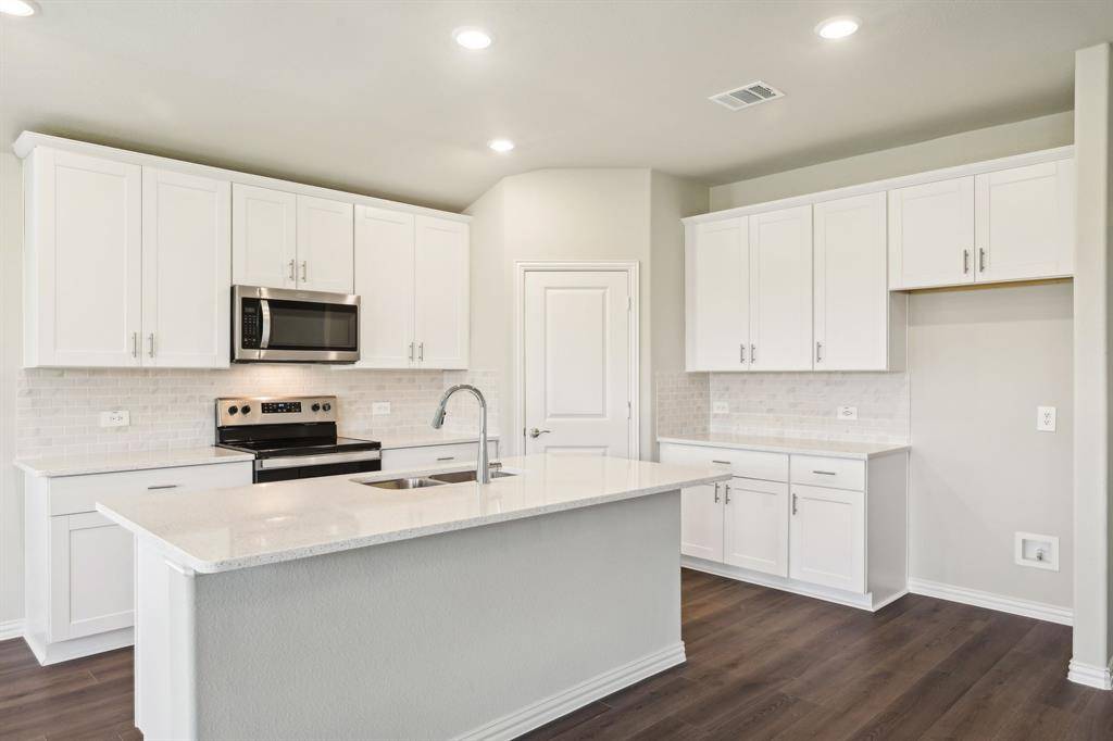 963 Lily Lane, Lavon, TX 75166