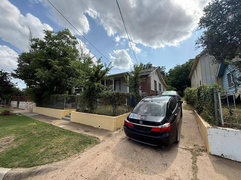 Dallas, TX 75208,1715 Navaro Street