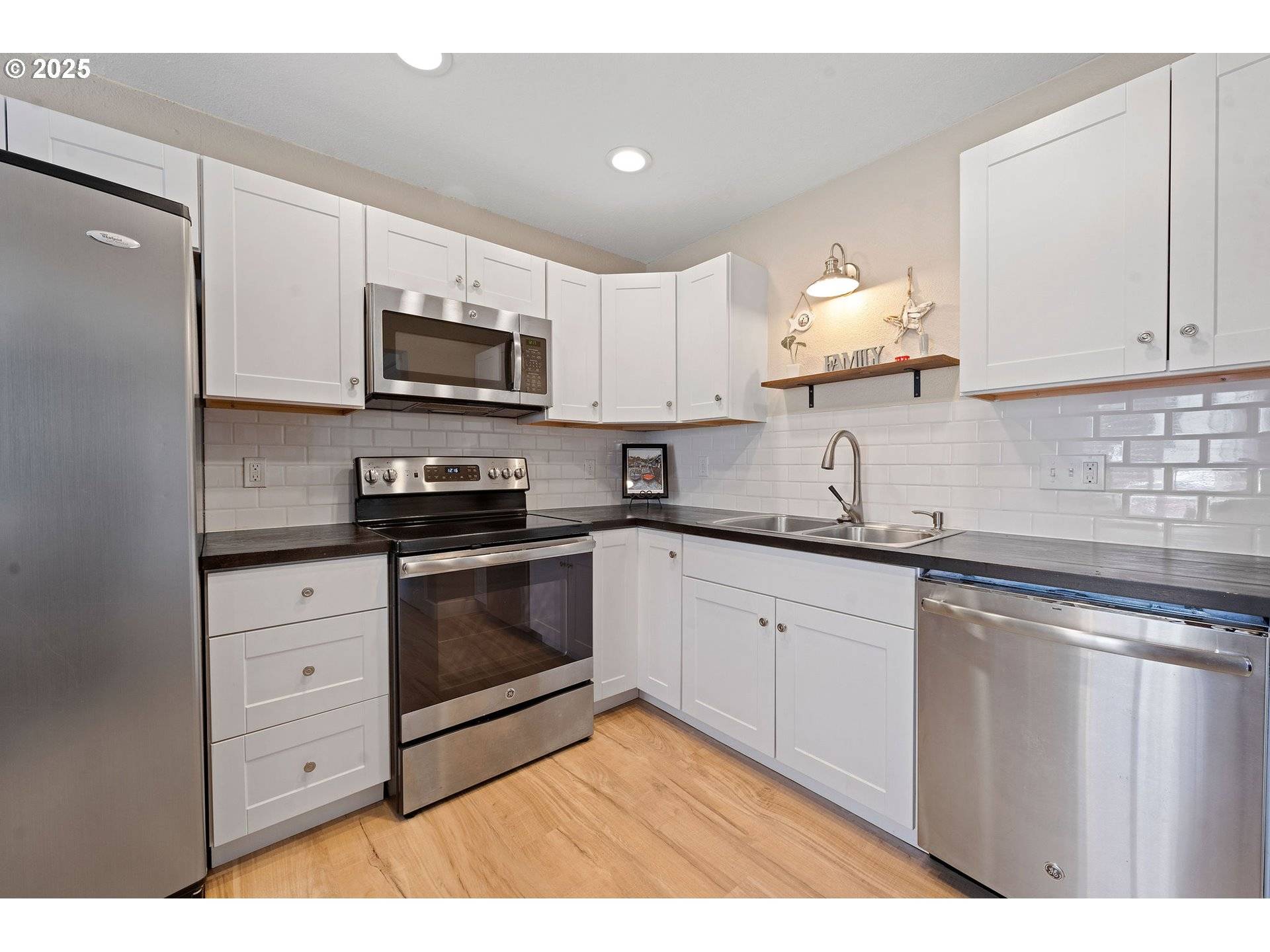 Warrenton, OR 97146,319 NE SKIPANON DR #319
