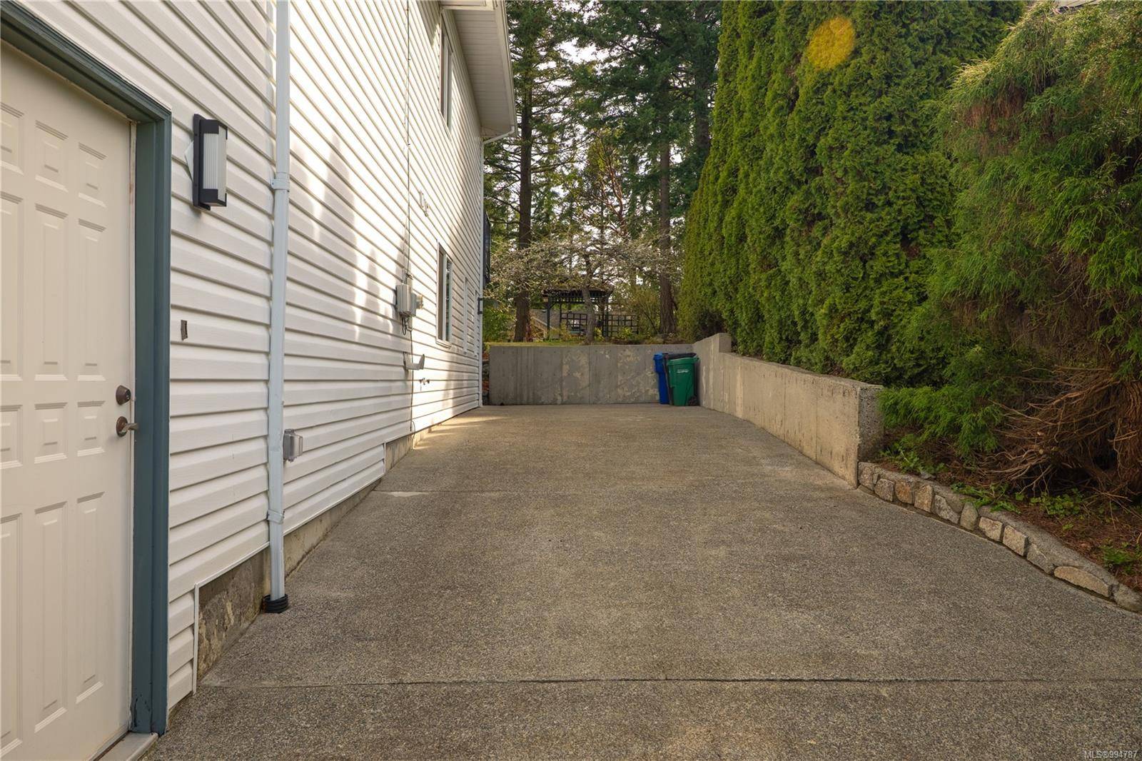Nanaimo, BC V9R 5Z5,1247 Selkirk Dr