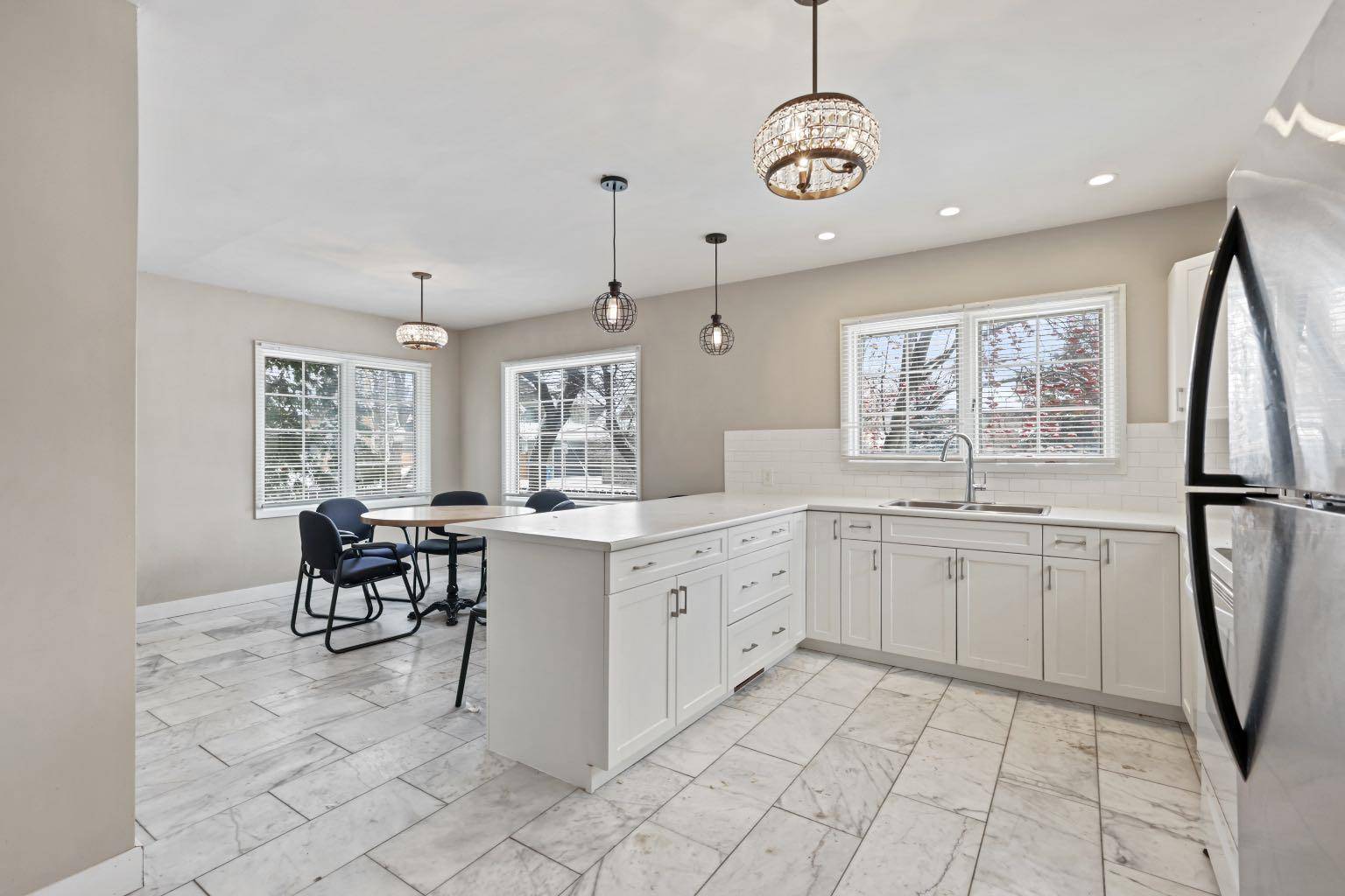 Calgary, AB T2S0P5,601 30 AVE SW
