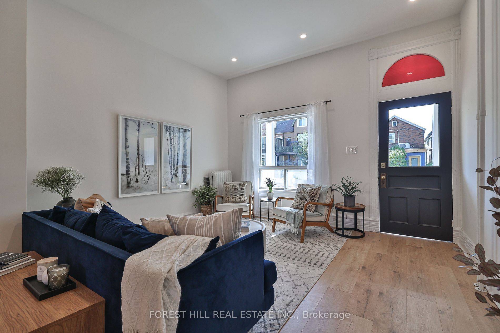 Toronto C01, ON M6H 1E6,130 Lindsey AVE