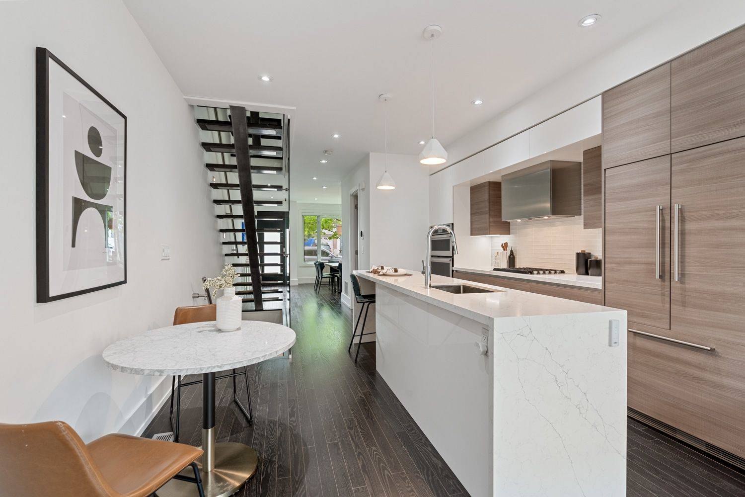 Toronto C01, ON M6H 0C4,9A Sylvan AVE
