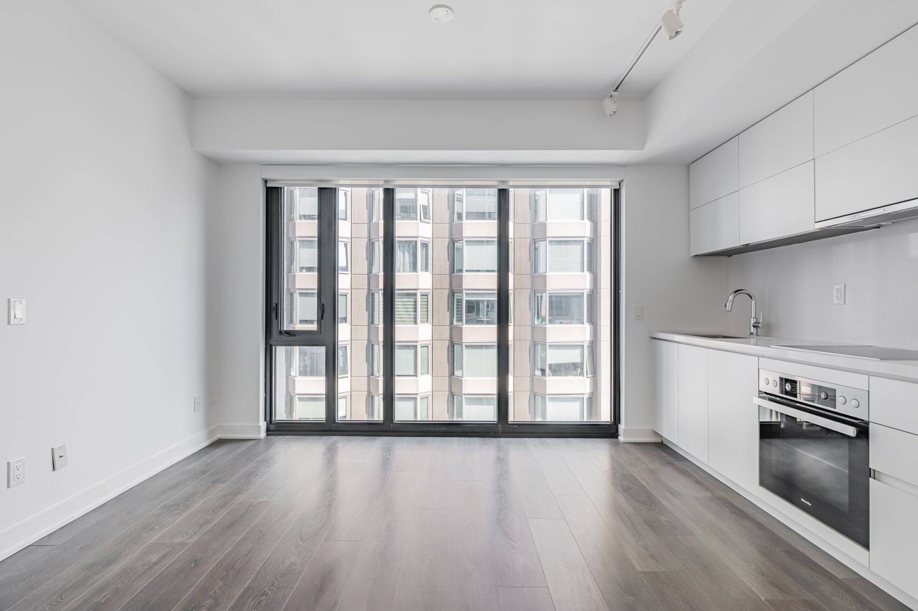 Toronto C02, ON M5R 0B6,188 Cumberland AVE #901
