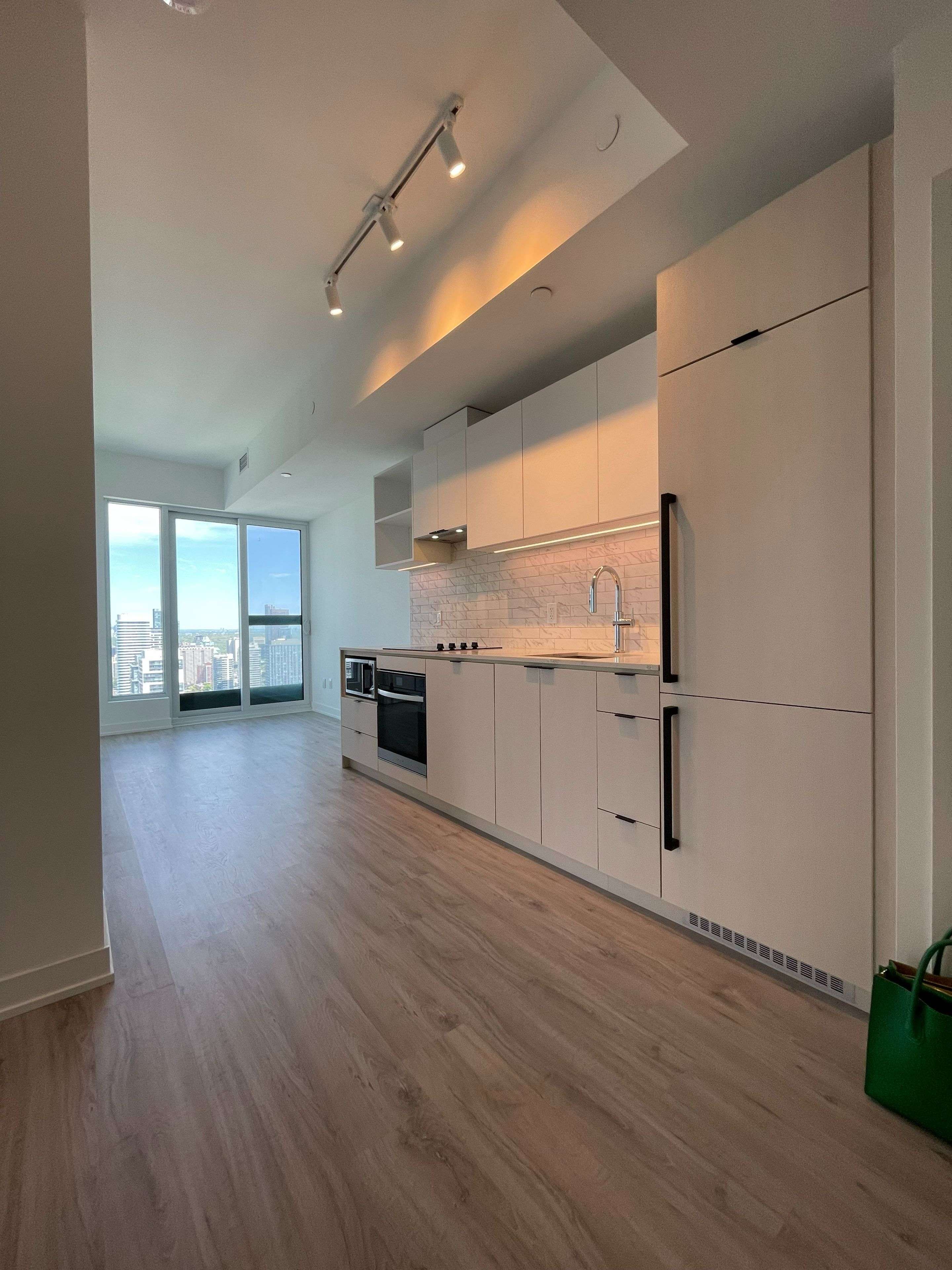 252 Church ST #4903, Toronto C08, ON M5B 0E6