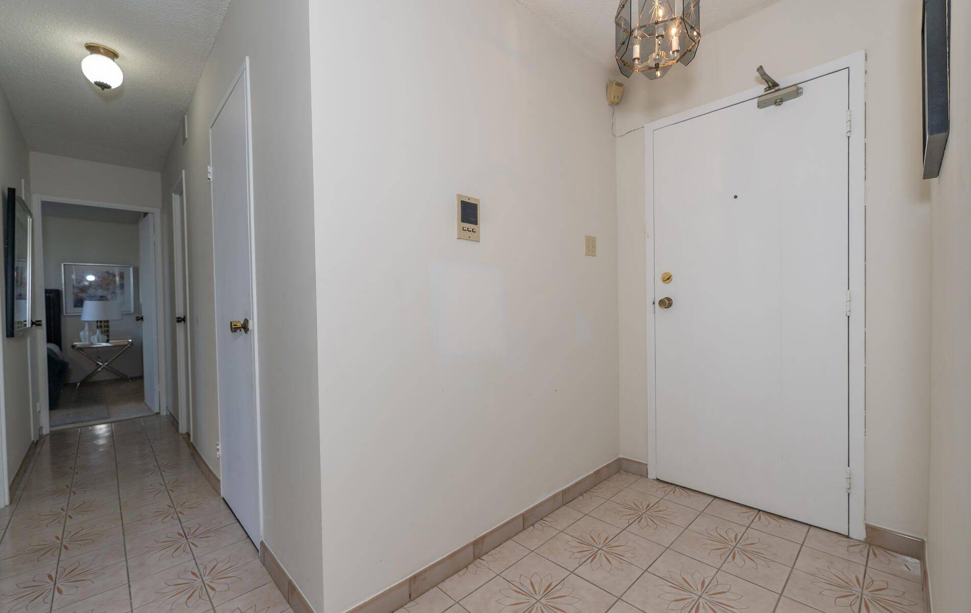 Toronto C07, ON M2M 1V8,175 Hilda AVE #410