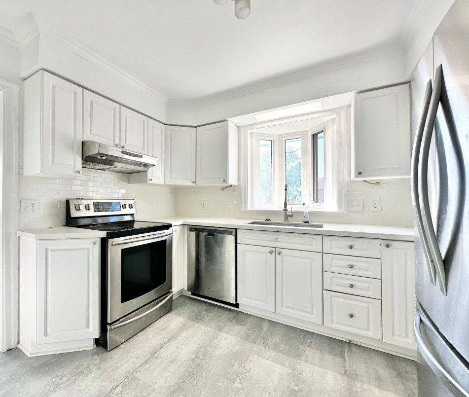 Oshawa, ON L1H 6C4,243 Wilson RD S #Main