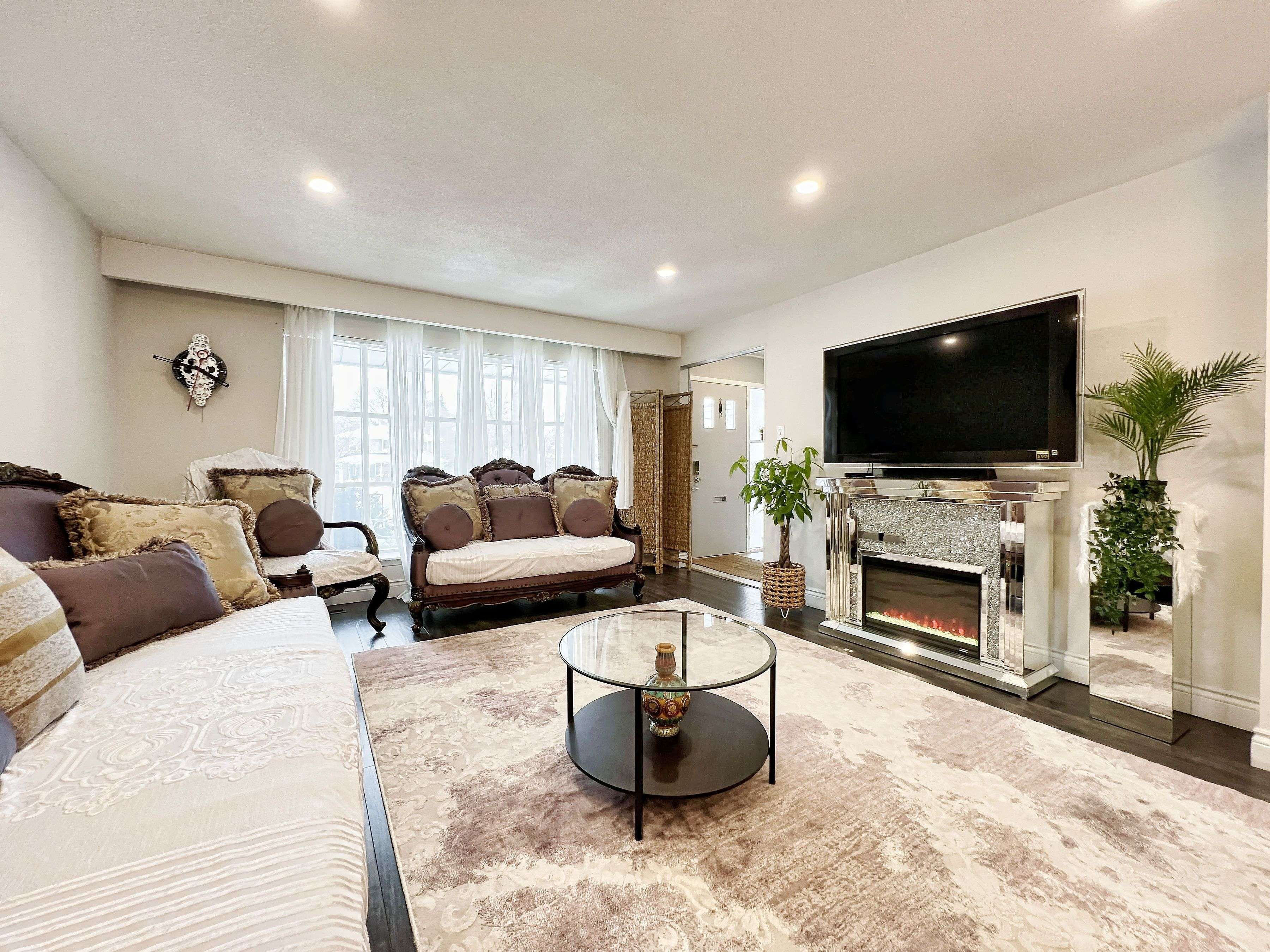 Toronto E08, ON M1E 1T4,24 Lalton PL