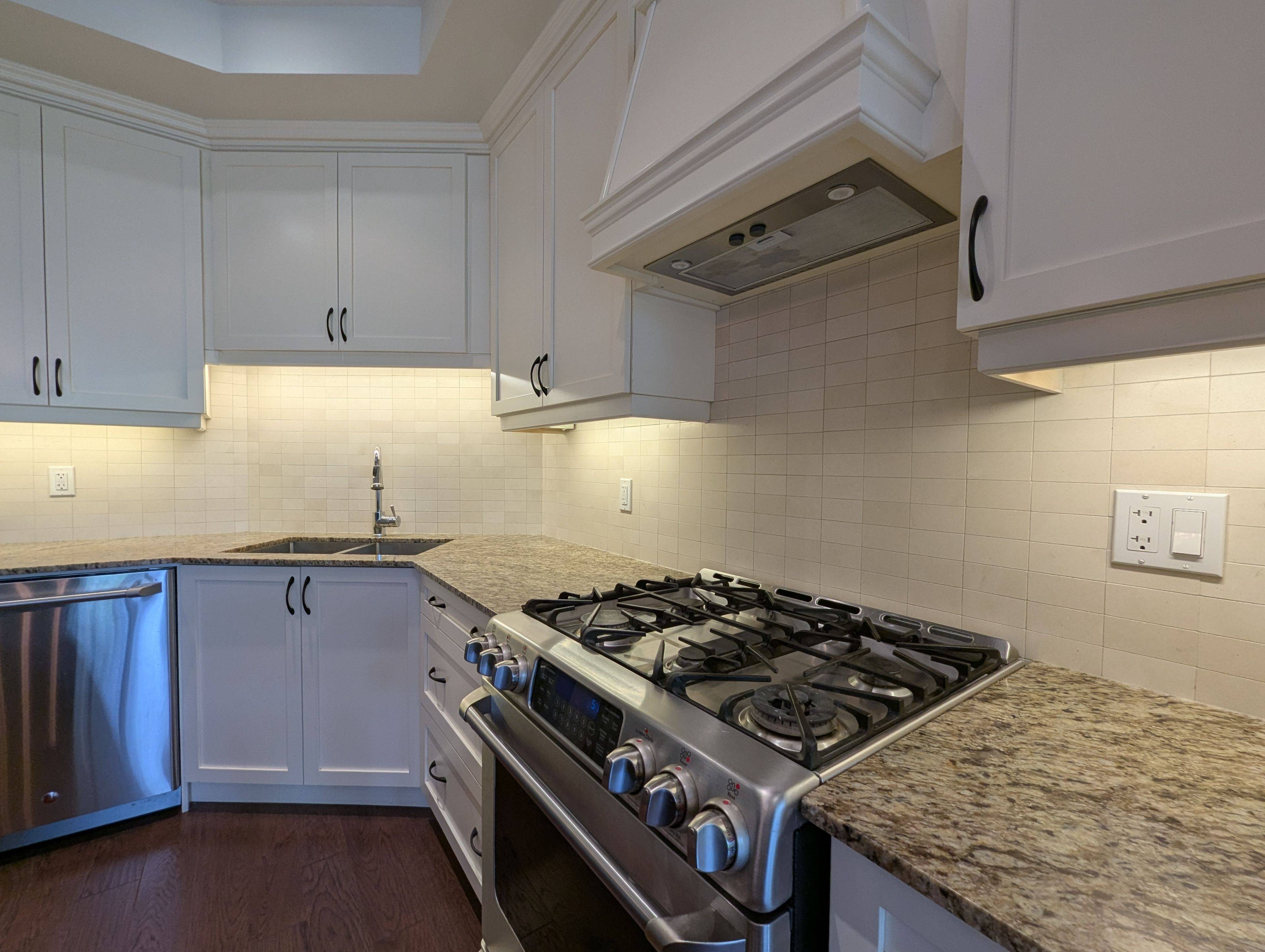 Vaughan, ON L4L 0G2,8469 Islington AVE #12