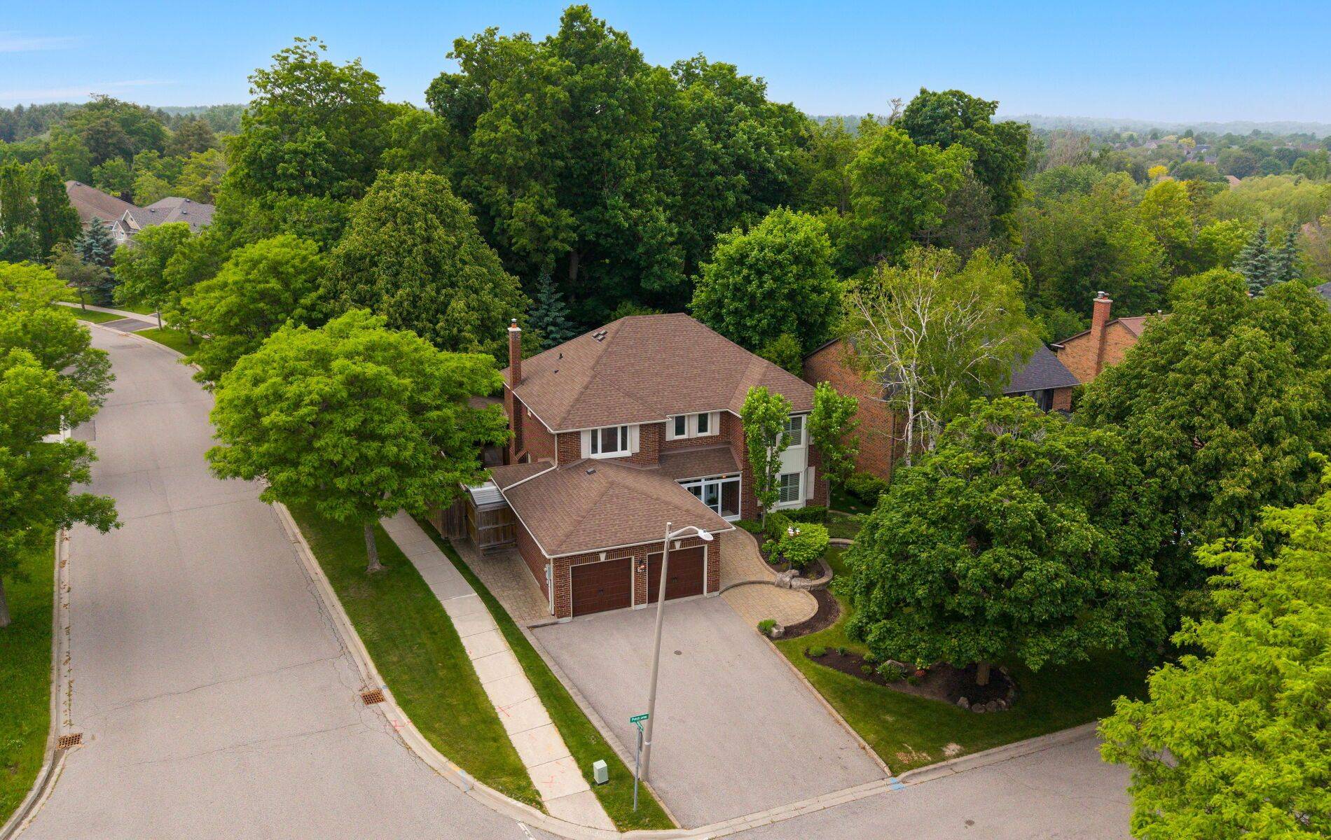 Aurora, ON L4G 5N9,56 Petch CRES