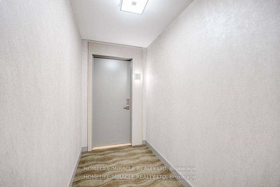 Toronto W06, ON M8V 0C8,56 Annie Craig DR #LPH03